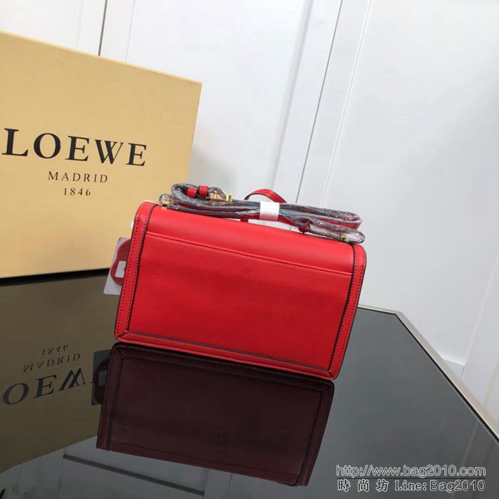 LOEWE羅意威 原單品質 Barcelona三角包 L01582016 最新概念款 牛皮肩背斜挎包  jdl1144